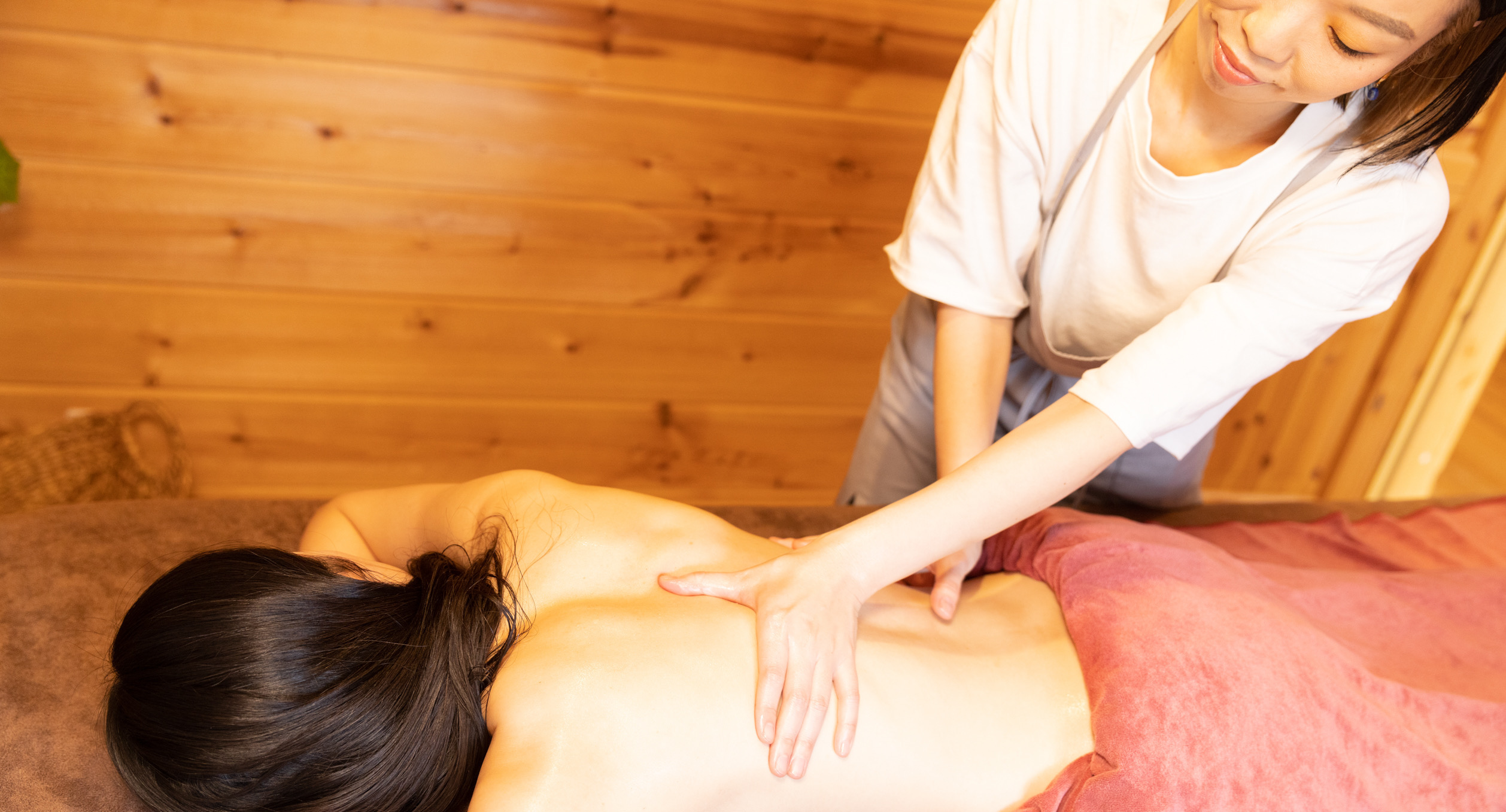 施術を受ける女性